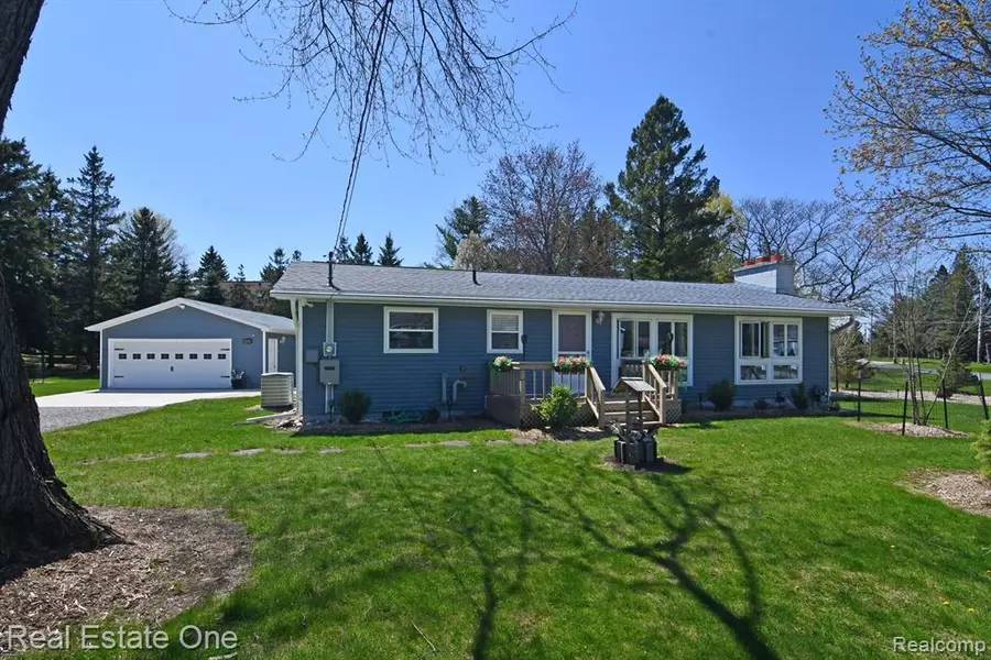 4299 N MOLE Road, Alcona Twp, MI 48742