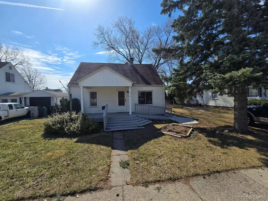 Hazel Park, MI 48030,814 E EVELYN Avenue