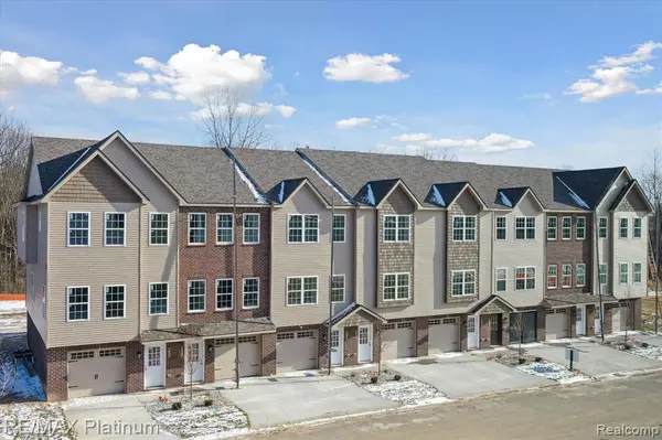 1697 PINECROFT Lane, Howell Twp, MI 48855