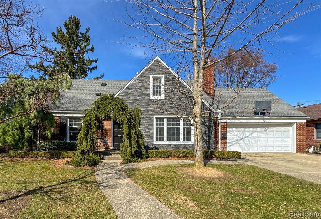 13110 HART Avenue, Huntington Woods, MI 48070