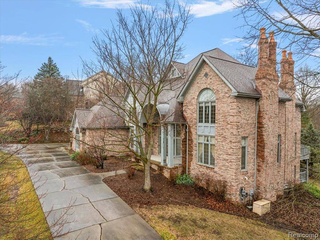 Rochester Hills, MI 48306,1632 Scenic Hollow Drive