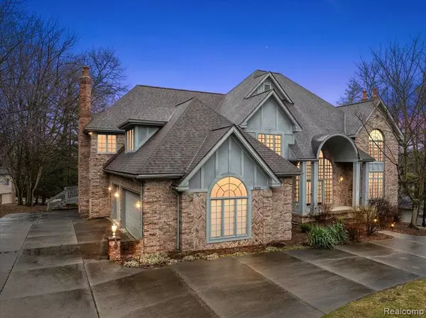 1632 Scenic Hollow Drive,  Rochester Hills,  MI 48306