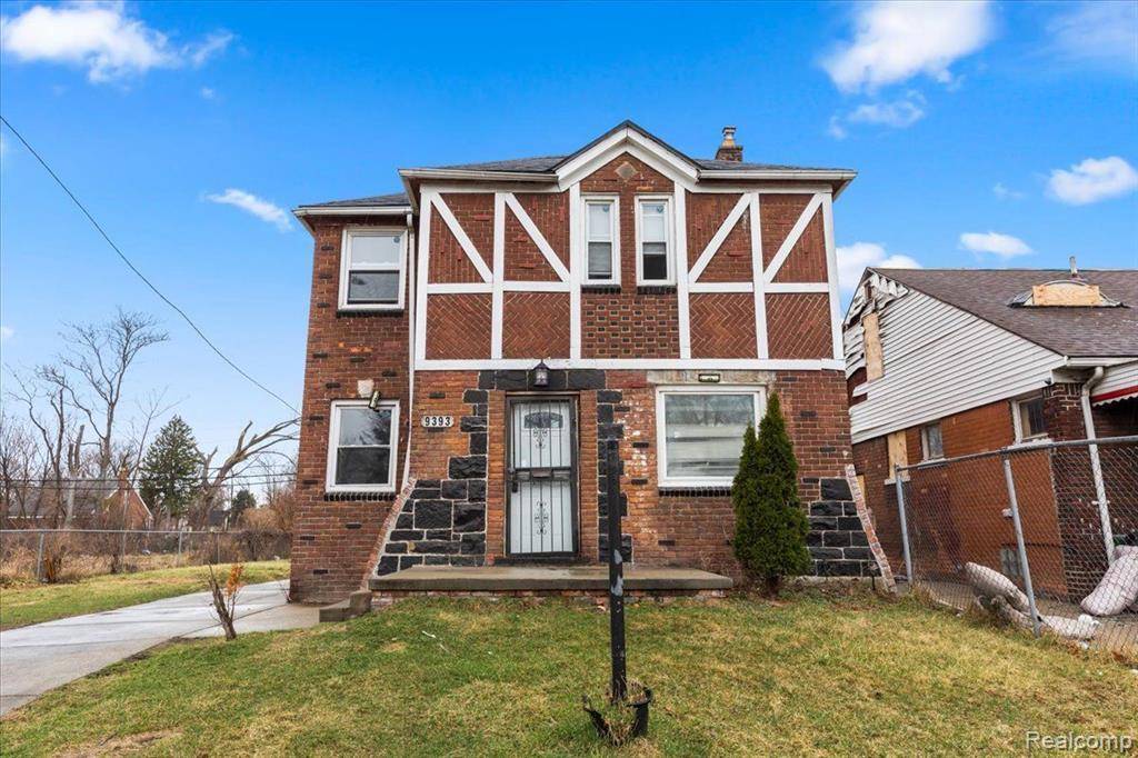 9393 MEYERS Road, Detroit, MI 48228