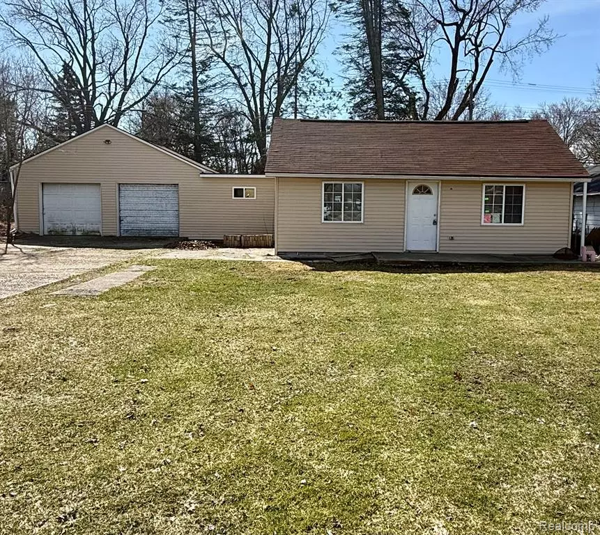 Pontiac, MI 48340,121 W COLUMBIA Avenue