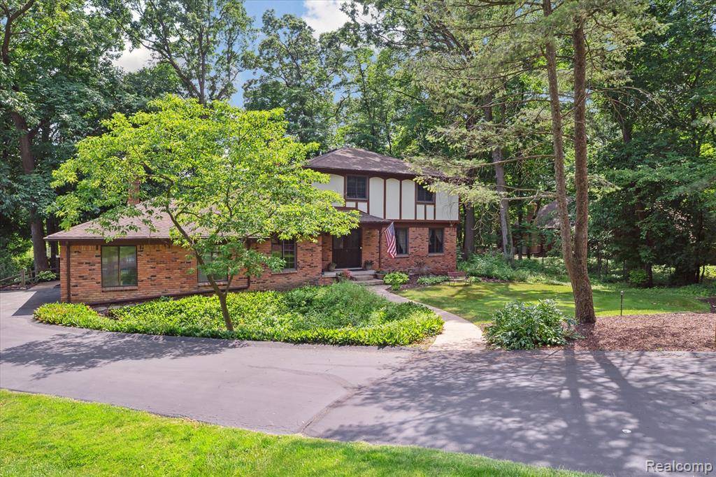 Rochester Hills, MI 48309,2915 HILLENDALE Drive