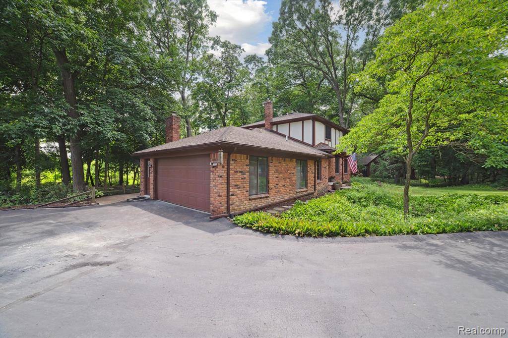 Rochester Hills, MI 48309,2915 HILLENDALE Drive