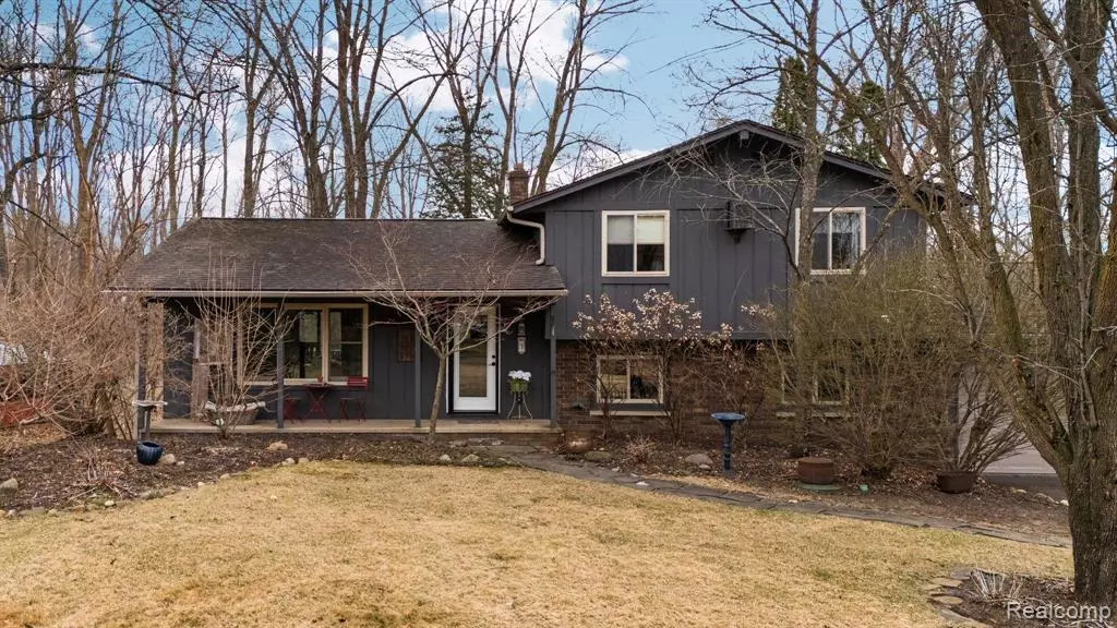 6165 VENICE Drive, Commerce Twp, MI 48382