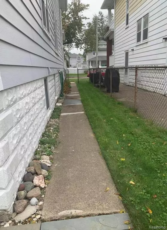 Wyandotte, MI 48192,254 CEDAR Street