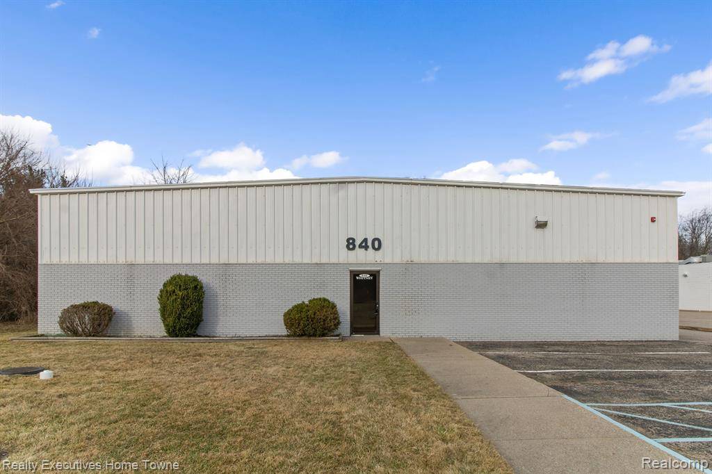 840 WHITNEY Drive, Lapeer, MI 48446