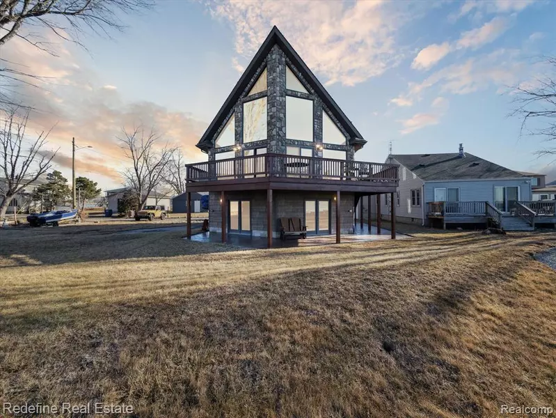 6730 Lakeshore Drive, Estral Beach Vlg, MI 48166