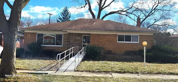 23450 WILDWOOD Street, Oak Park, MI 48237