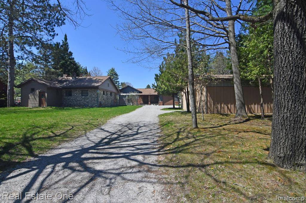 4331 N BURR OAK Road, Alcona Twp, MI 48742