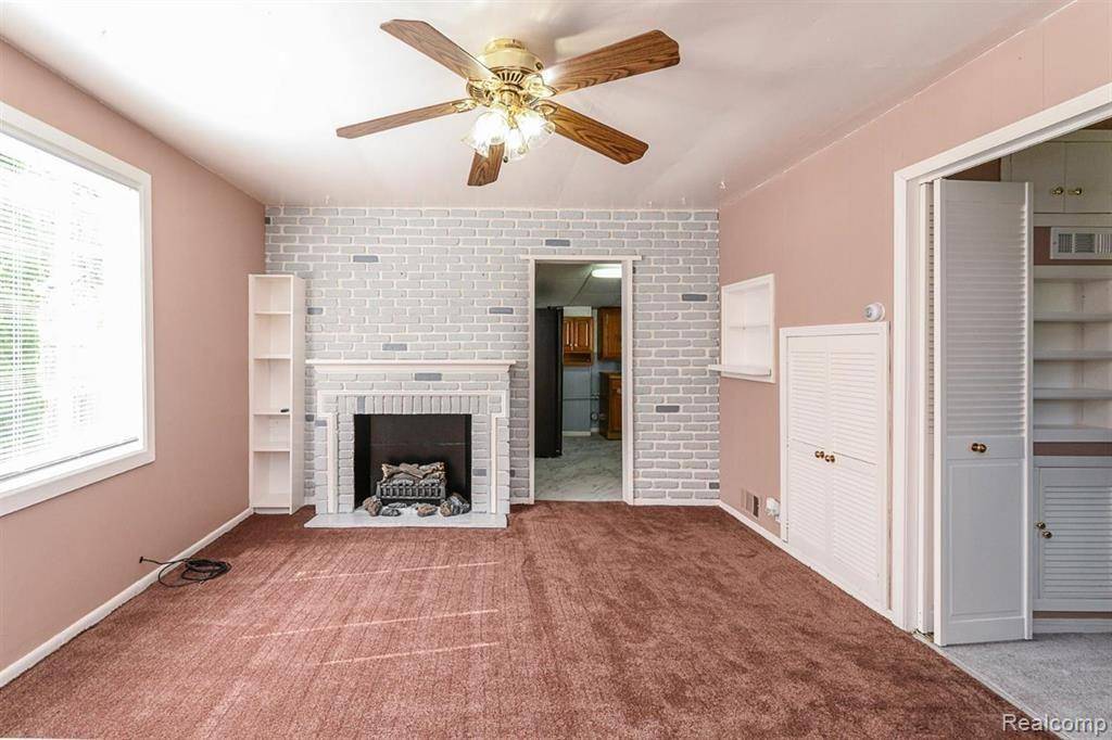 Ypsilanti Twp, MI 48198,851 HAWTHORNE Avenue