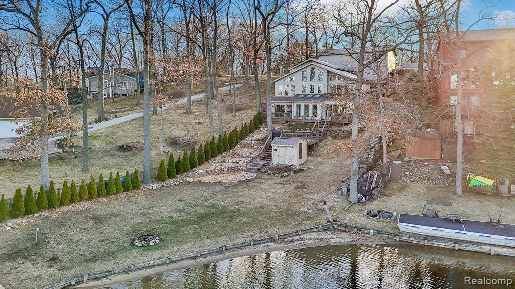 16126 CREST Drive, Argentine Twp, MI 48451