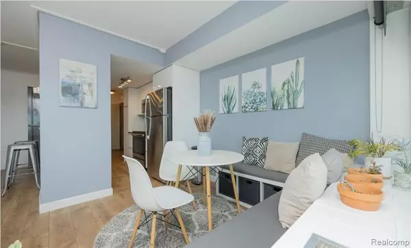 Ann Arbor, MI 48104,555 E WILLIAM Street 19C