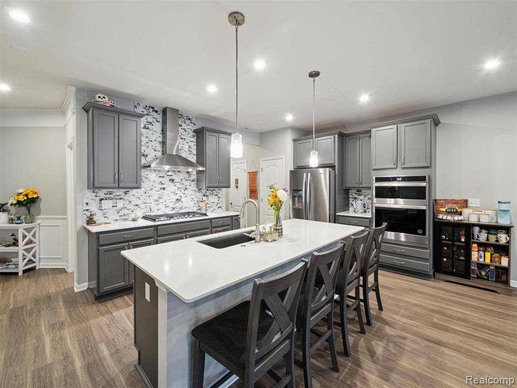 Orion Twp, MI 48359,4765 GLENORA Drive