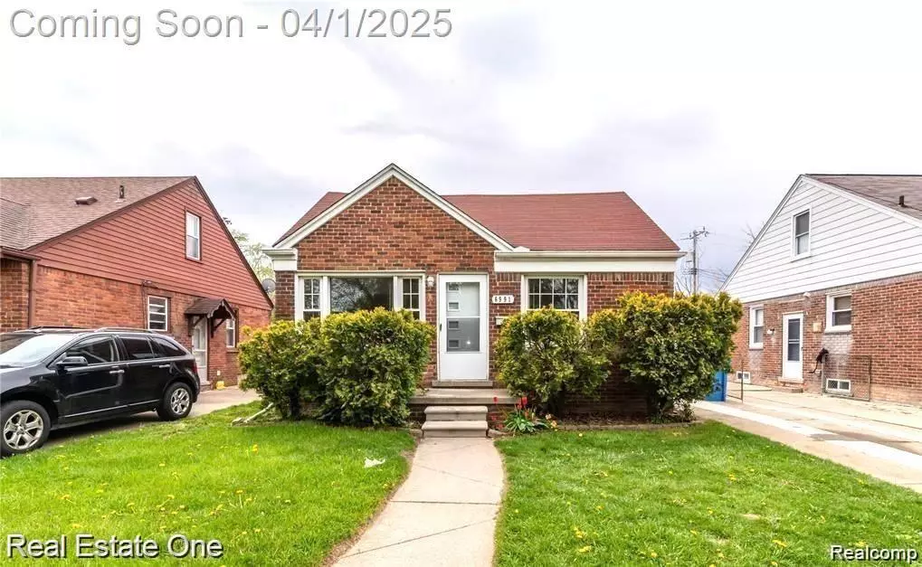 Dearborn Heights, MI 48127,6991  Colonial Street