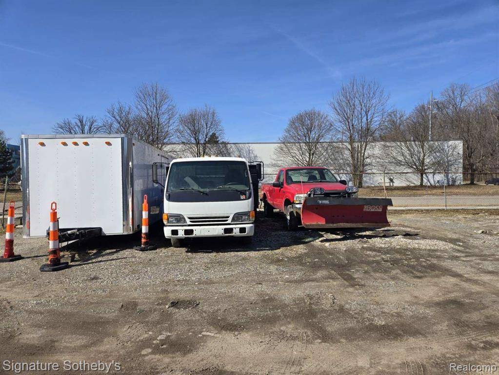 Royal Oak, MI 48073,5058 LEAFDALE Boulevard