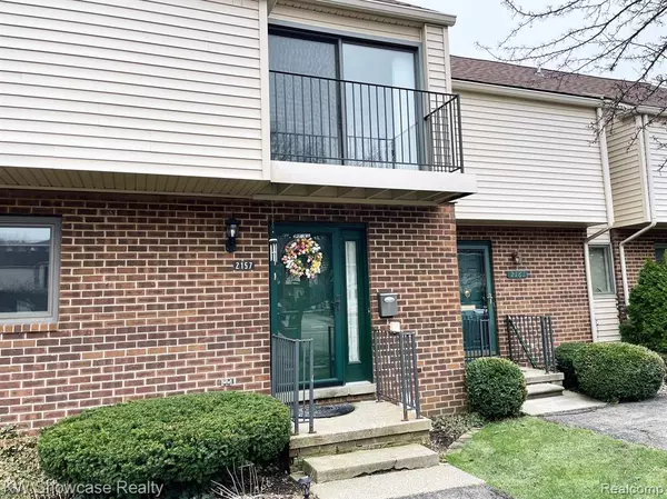 2157 VILLAGE WEST Drive S,  Lapeer,  MI 48446