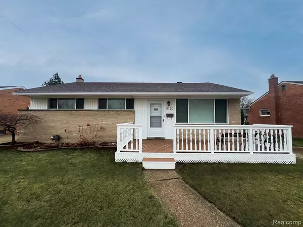 5120 CANTERBURY Lane, Warren, MI 48092