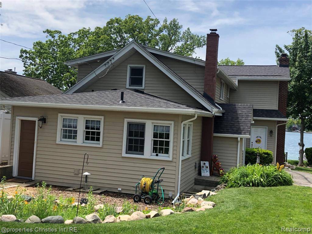 Waterford Twp, MI 48328,1555 EASON