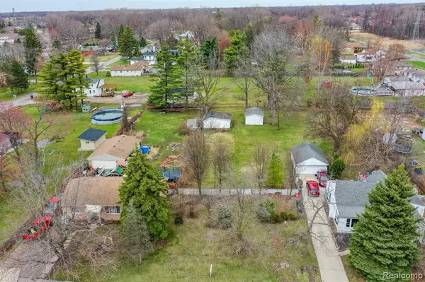 23062 NORTHLINE Road, Taylor, MI 48180
