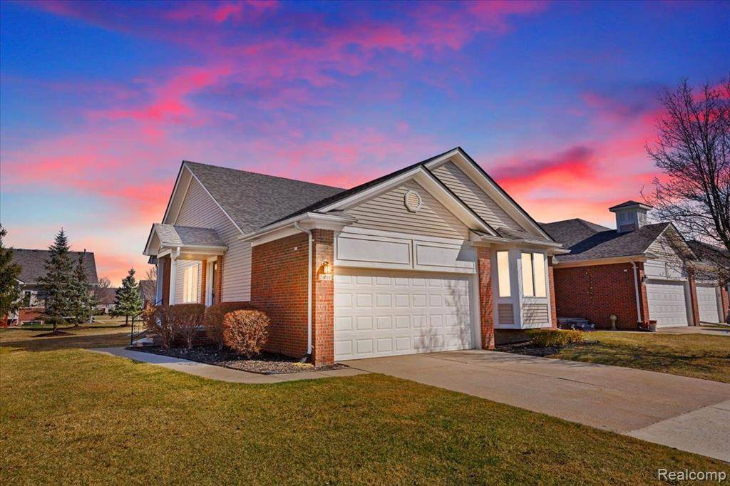 26037 Mariners Point, Chesterfield Twp, MI 48051