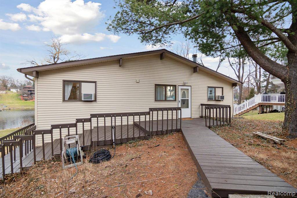231 PINE HILL LAKE Drive, Hanover Twp, MI 49246
