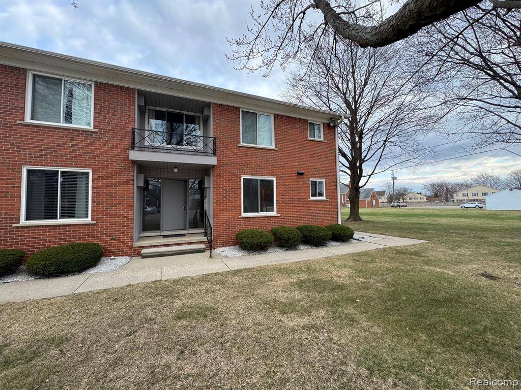 34500 Mulvey 10 B, Fraser, MI 48026