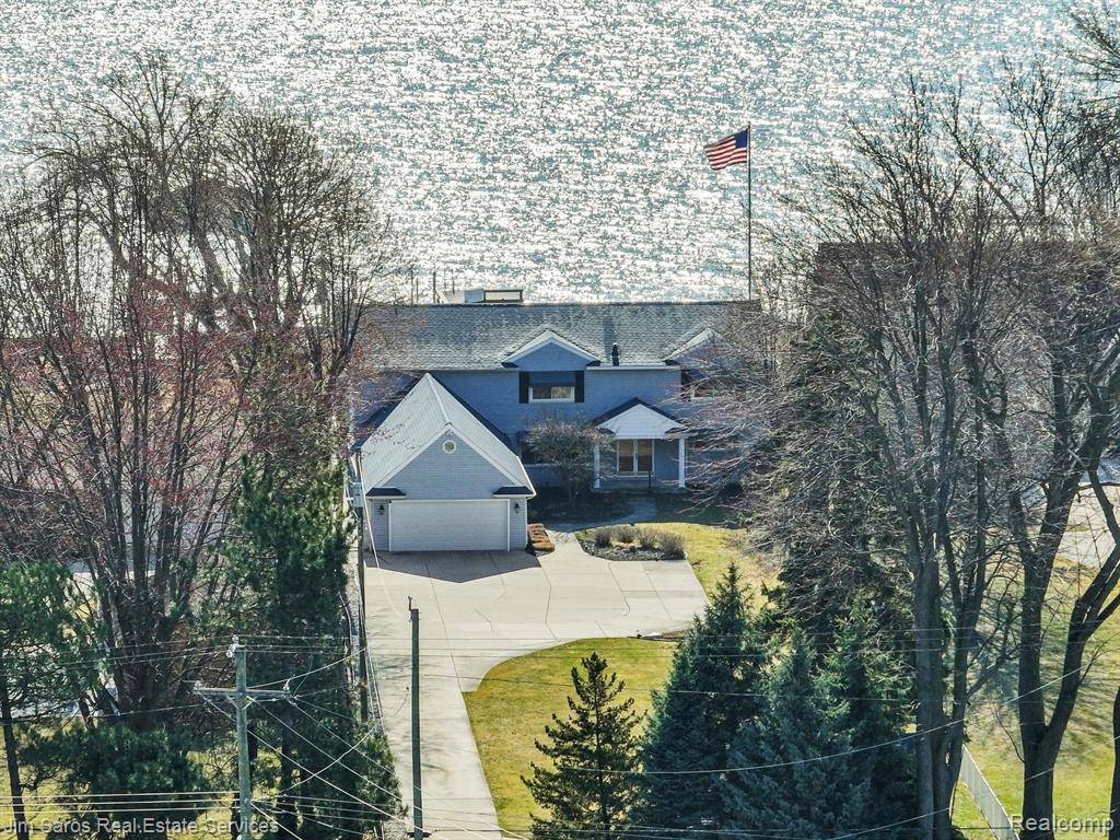 32830 JEFFERSON Avenue, St. Clair Shores, MI 48082