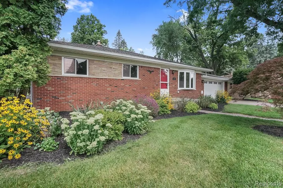 5617 WESTFALEN Drive, Shelby Twp, MI 48317