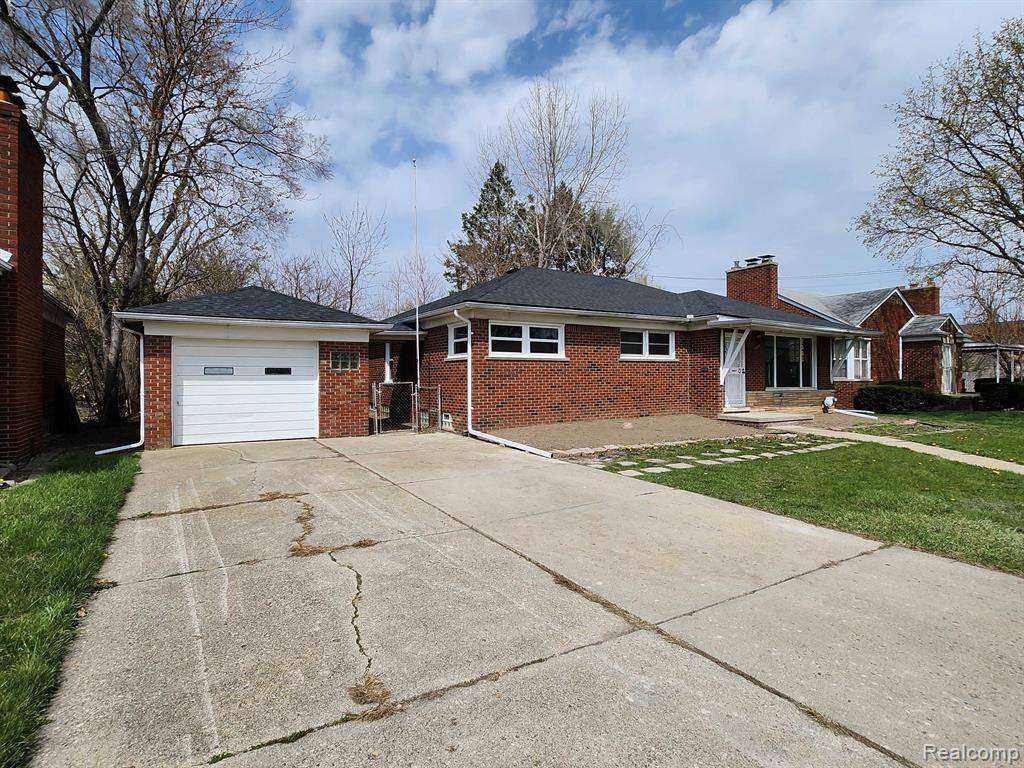 Eastpointe, MI 48021,15705 JULIANA Avenue