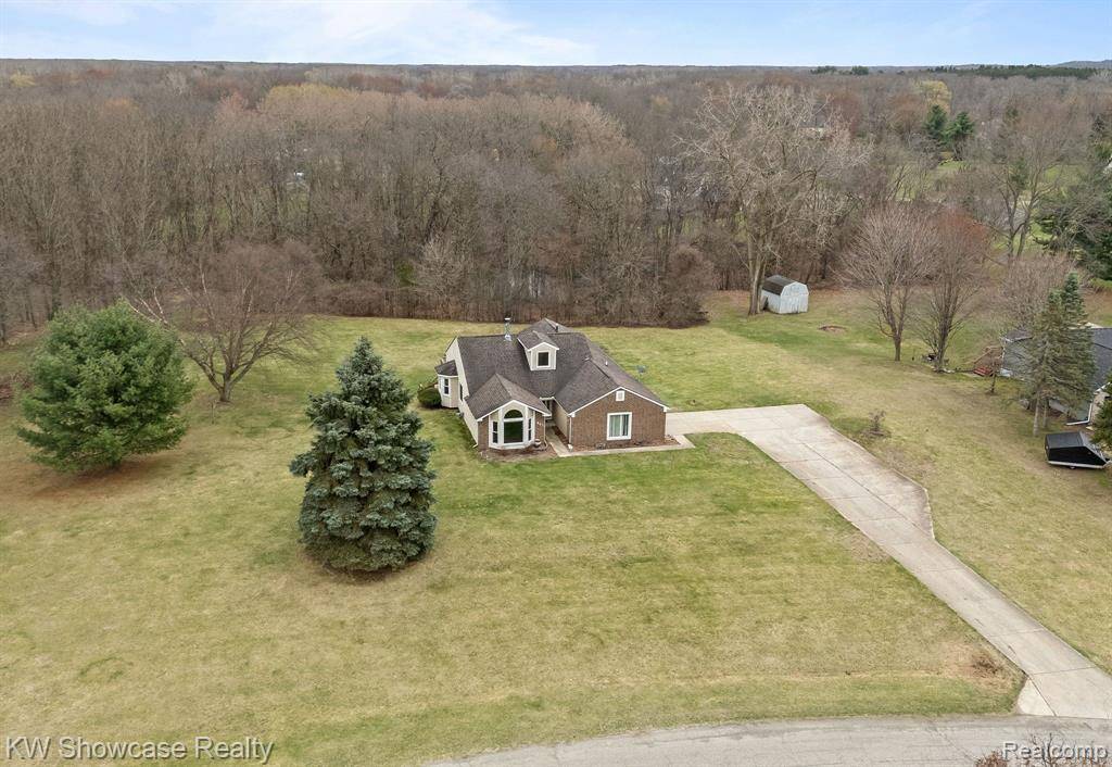 841 GOLDEN Drive, White Lake Twp, MI 48386