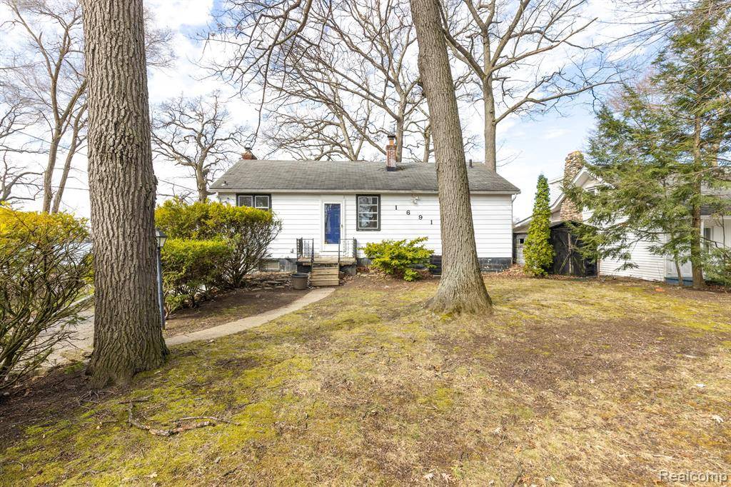 1691 EASON, Waterford Twp, MI 48328