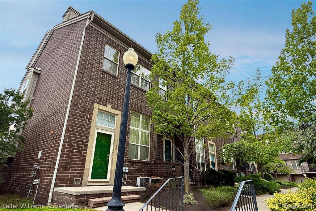43 Georgetown Court, Dearborn, MI 48126