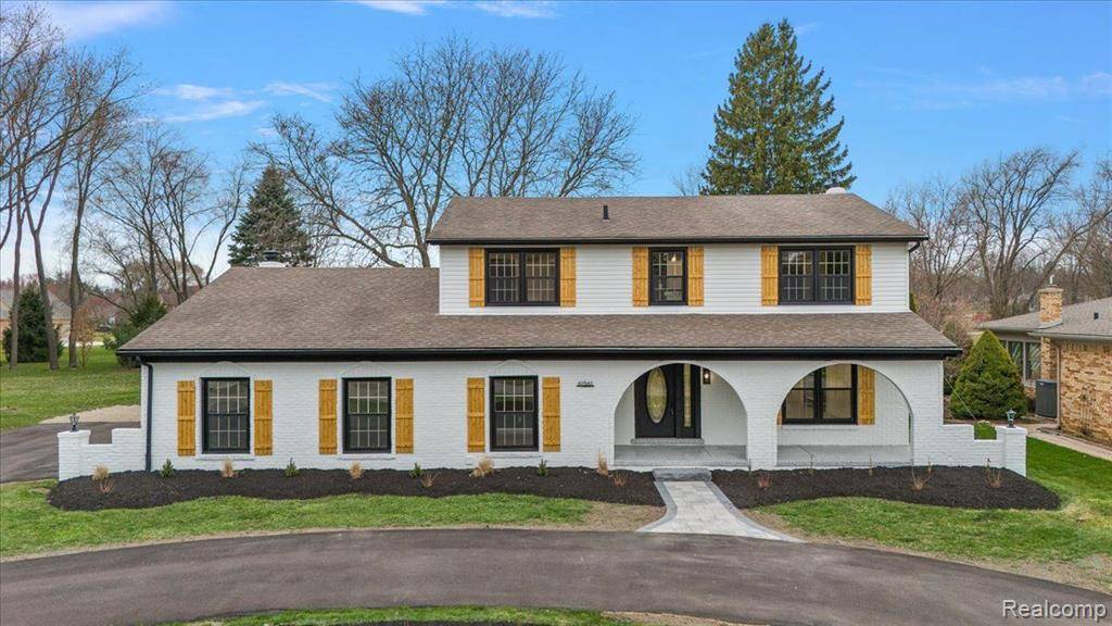 61561 N RIDGE Trail, Washington Twp, MI 48094
