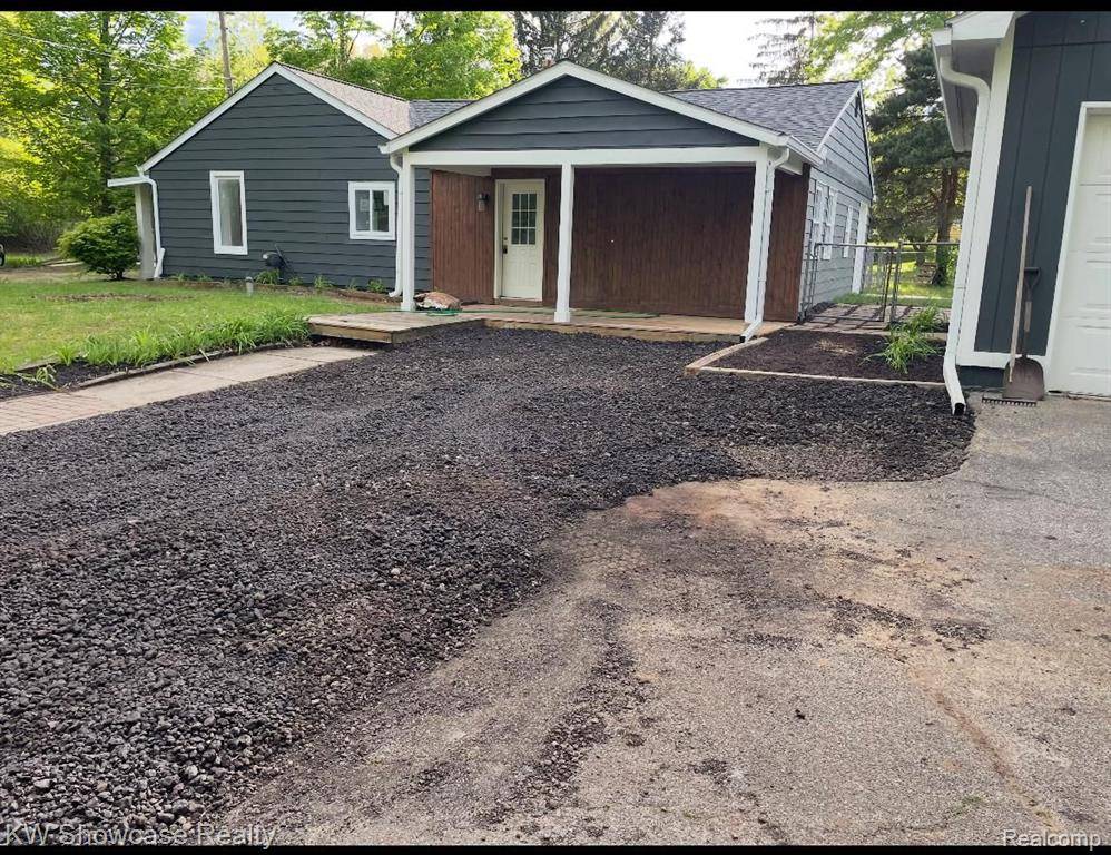9884 CEDAR ISLAND Road, White Lake Twp, MI 48386