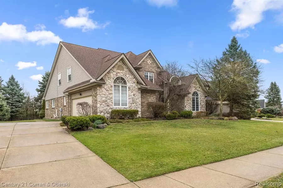 47968 EDINBURGH Drive, Plymouth Twp, MI 48170
