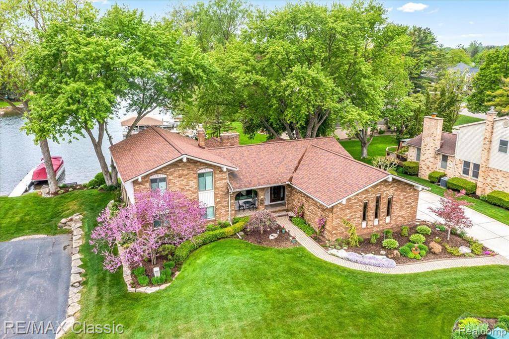 4773 WINEWOOD Lane, Commerce Twp, MI 48382