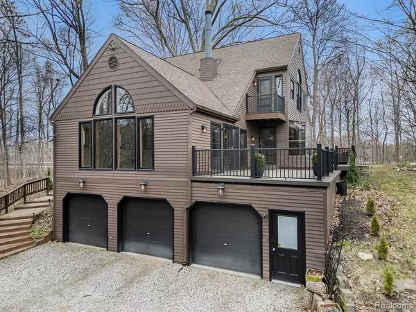 35646 VALLEY CREEK, Farmington Hills, MI 48335