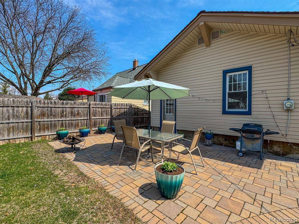 Royal Oak, MI 48067,720 S DORCHESTER Avenue