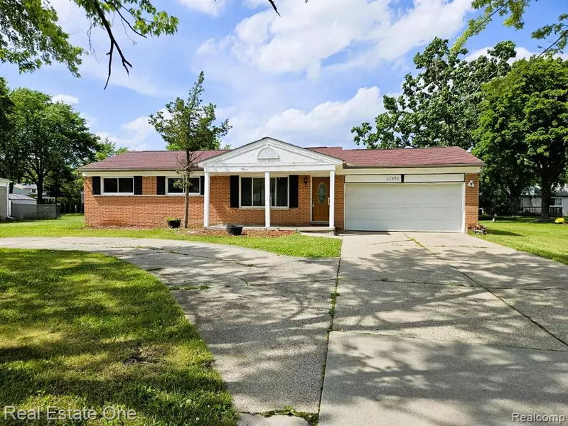 27996 W 11 MILE Road, Farmington Hills, MI 48336