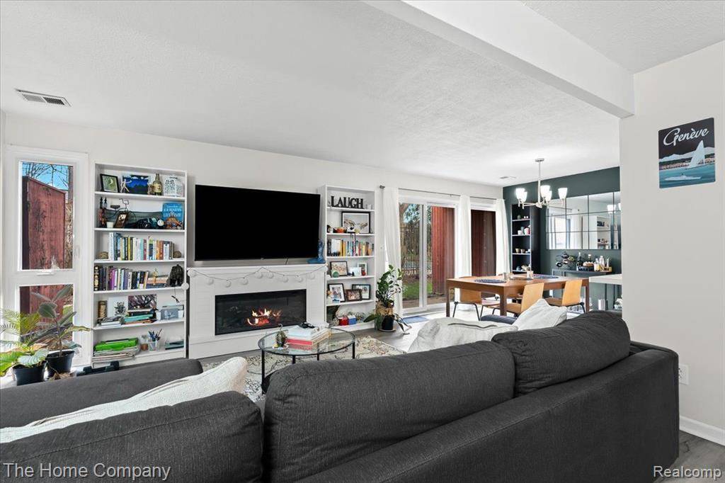 2401 Packard Street 33D, Ann Arbor, MI 48104