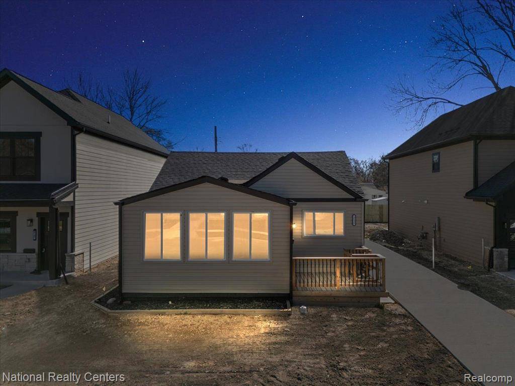 2138 ALMONT Street, Ferndale, MI 48220