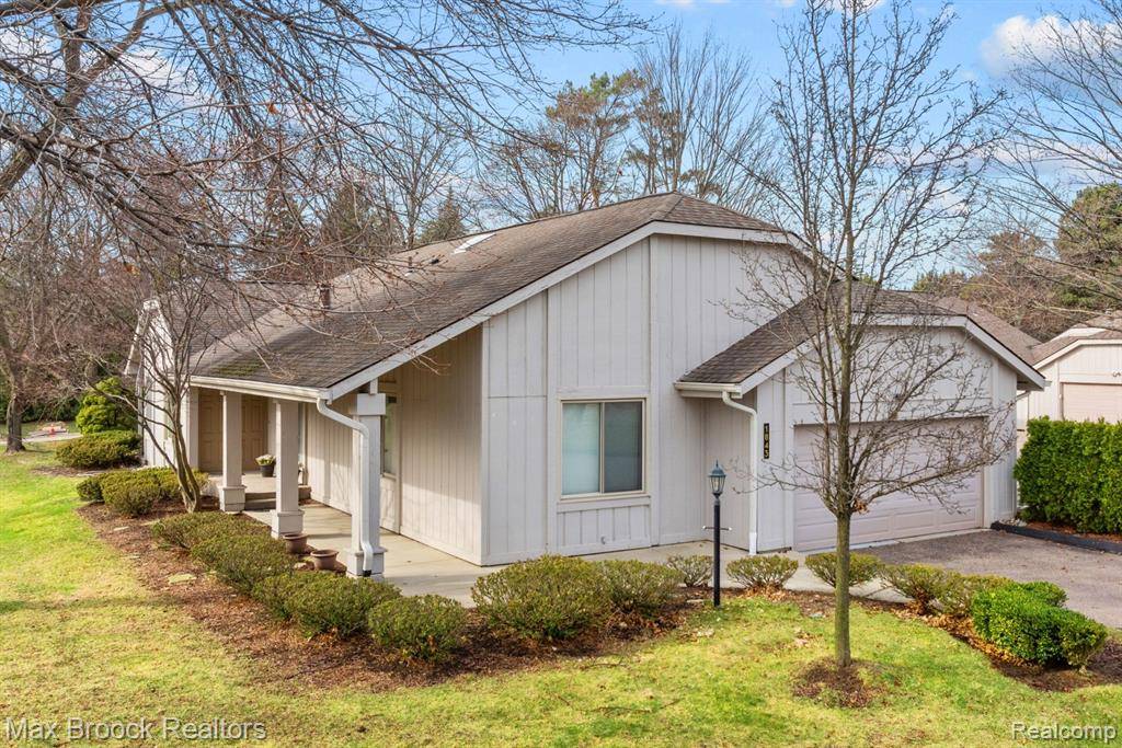 1843 GOLF RIDGE Drive,  Bloomfield Twp,  MI 48302