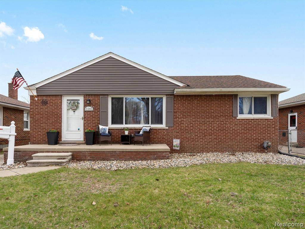 21242 BON BRAE Street, St. Clair Shores, MI 48081
