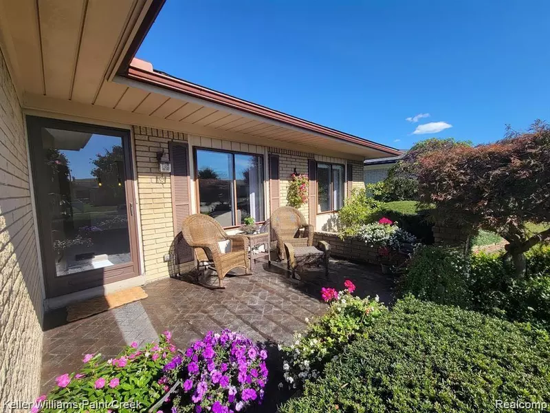 13421 KINGSVILLE Drive, Sterling Heights, MI 48312