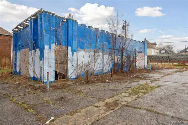 8450 3RD Street, Detroit, MI 48202