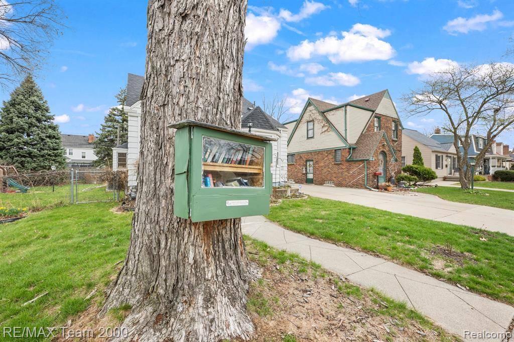 Dearborn, MI 48124,22258 DONALDSON Street