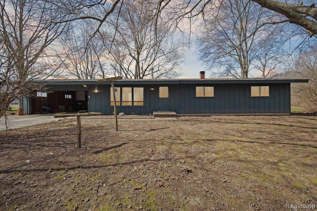 7925 HOUGH Road, Almont Twp, MI 48003